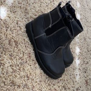Boys boots